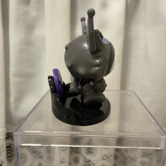 ❗️NEW❗️Kuromi Werwolves Of Miller’s Hollow Figurine - Picture 4 of 5